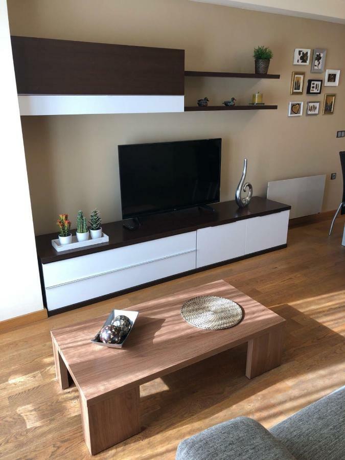 Apartament Neret I Appartement Sort Buitenkant foto